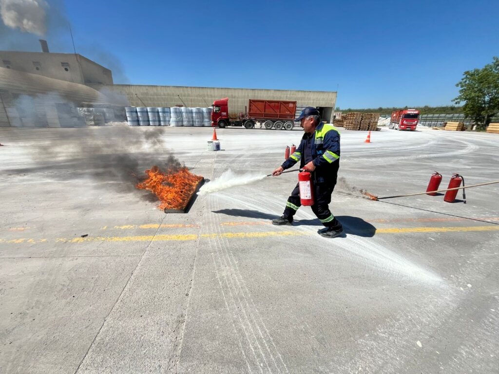Simulacro de ’emergencia’ en fábricas realizado por el Departamento de Bomberos de Kocaeli