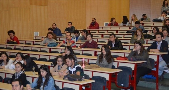Consejo para aquellos que van a elegir una universidad: Elijan universidades acreditadas.