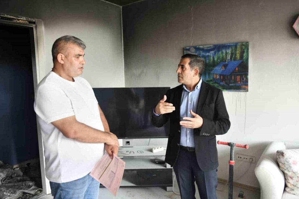 El alcalde de Esenyurt, Özer, no ignoró la llamada de ayuda de la familia cuya casa se incendió.