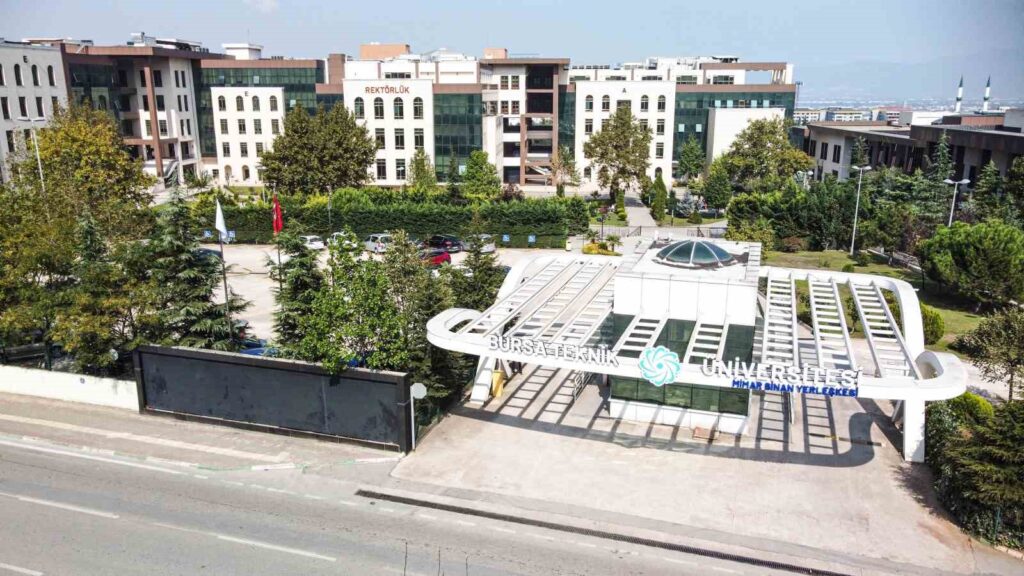 El Departamento de Gestión de Empresas Marítimas de BTÜ recibe a sus primeros estudiantes.