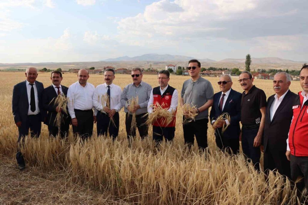 Ministro de Agricultura y Bosques Yumaklı: “No es cierto que todos los almacenes estén llenos de productos importados”