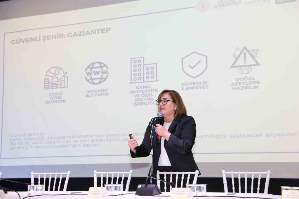 Şahin se reunió con los medios de comunicación para Gastroantep.