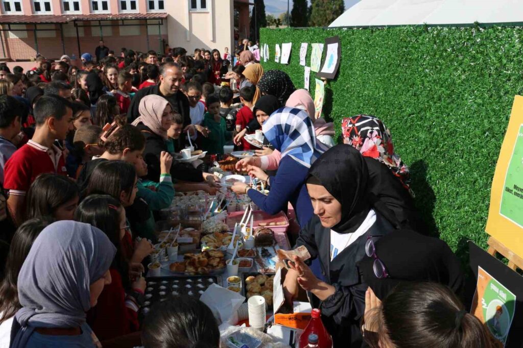 El Día Mundial de la Alimentación tuvo lugar en Erzincan y fue escenario de imágenes coloridas.