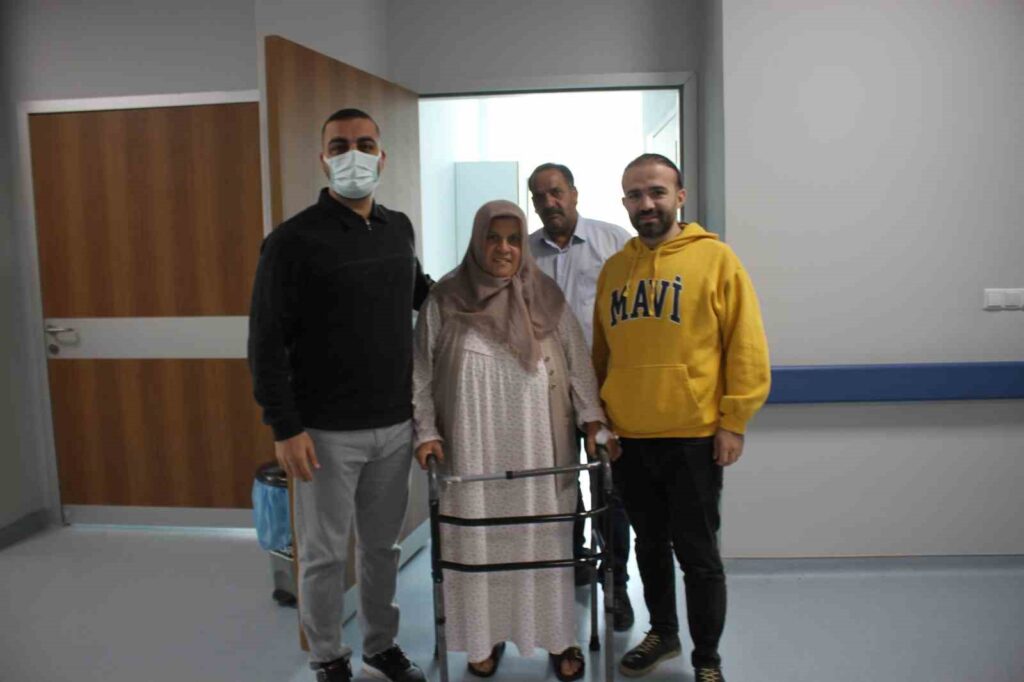 El Hospital Estatal de Malazgirt ha firmado un hito en el campo de la ortopedia.