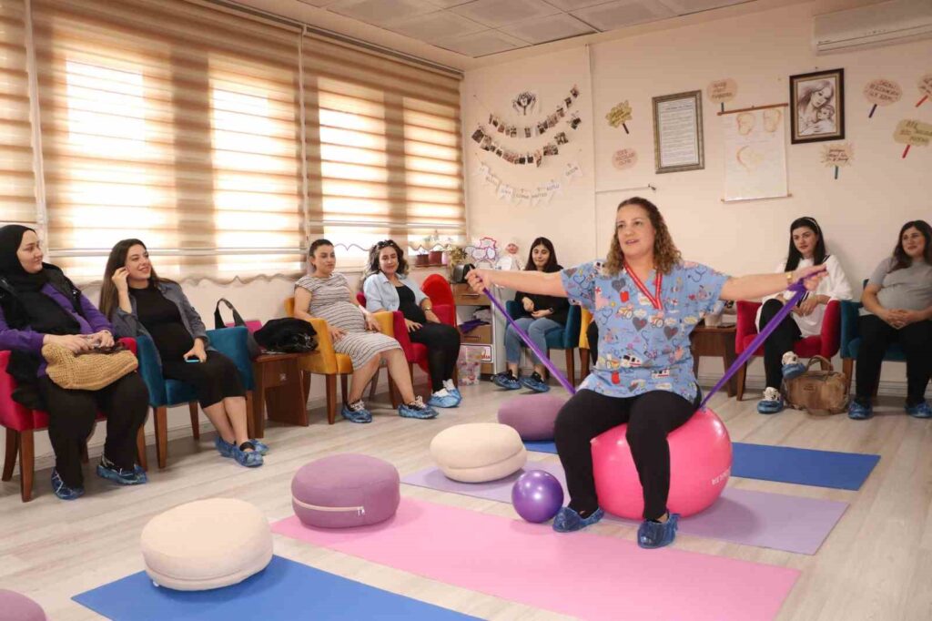 En Erzincan, las escuelas para embarazadas están informando a las madres.