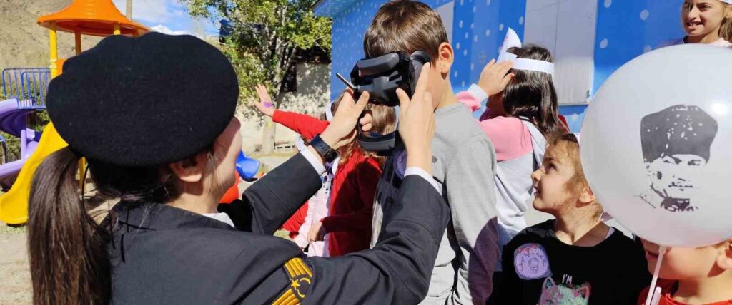 Sorpresa del 29 de octubre en forma de película de ‘Los Niños de la República’ por parte de la gendarmería de Bayburt.