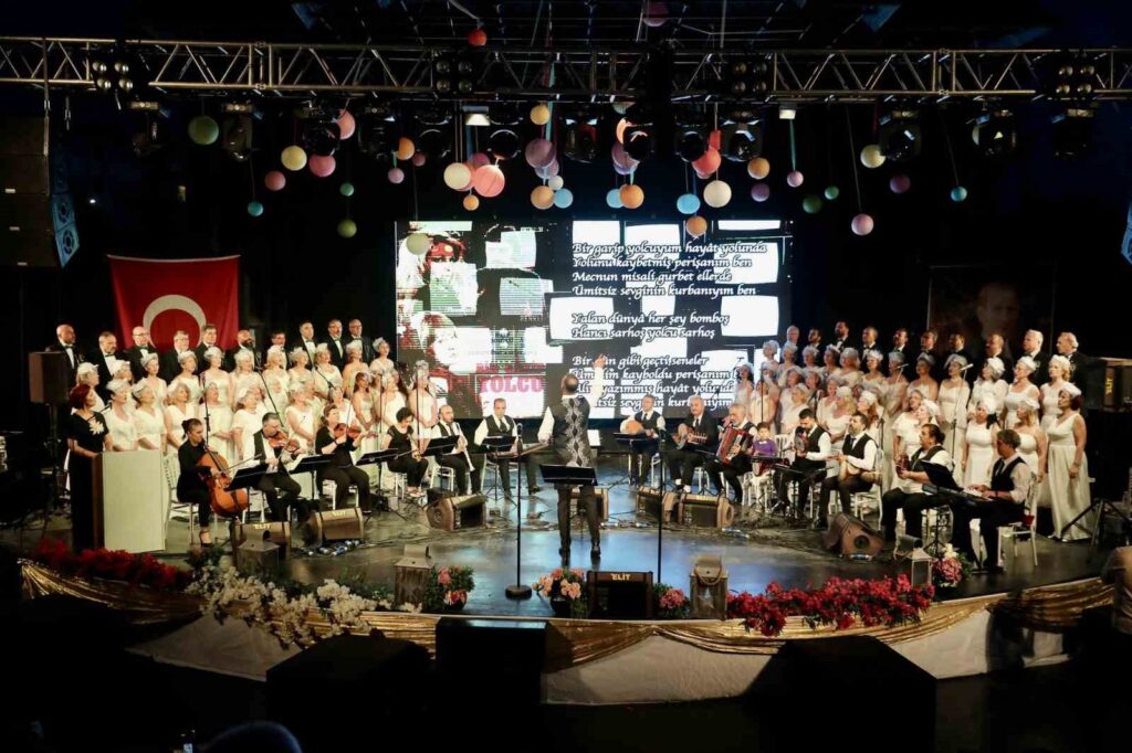 Concert inoubliable de Yeşilçam du chœur ASEV TSM