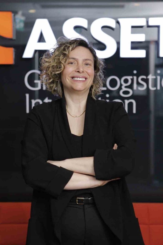 En logistique, les risques et les responsabilités ont été expliqués en détail par des experts dans le domaine.