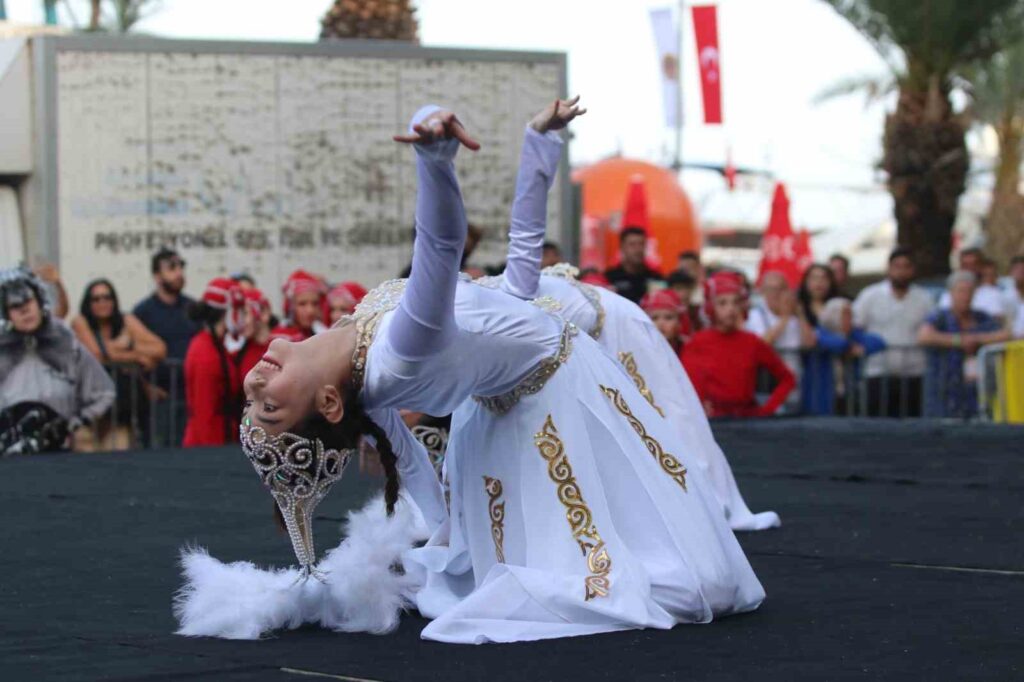 Festival de la jeunesse enthousiaste