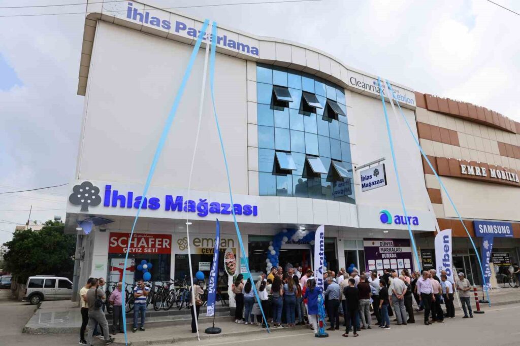 La boutique İhlas a ouvert sa nouvelle succursale à Adana