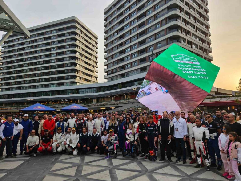 Le départ cérémoniel du Rallye vert de Bursa a été donné.