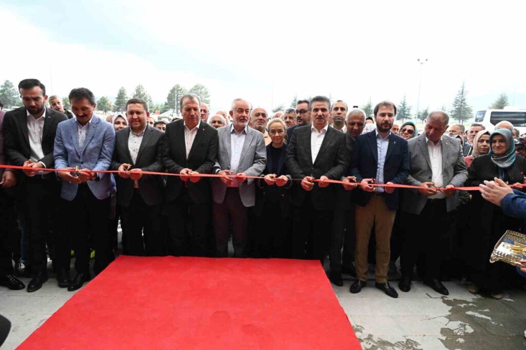 Le nouveau terminal de bus a été ouvert