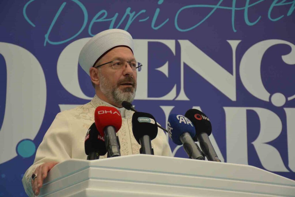 Le Président des Affaires religieuses, Ali Erbaş : Nouveaux médias et gestion de la perception