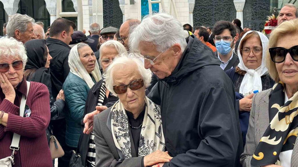 Le Prof. Dr. Cevat Yakut a été accompagné pour son dernier voyage