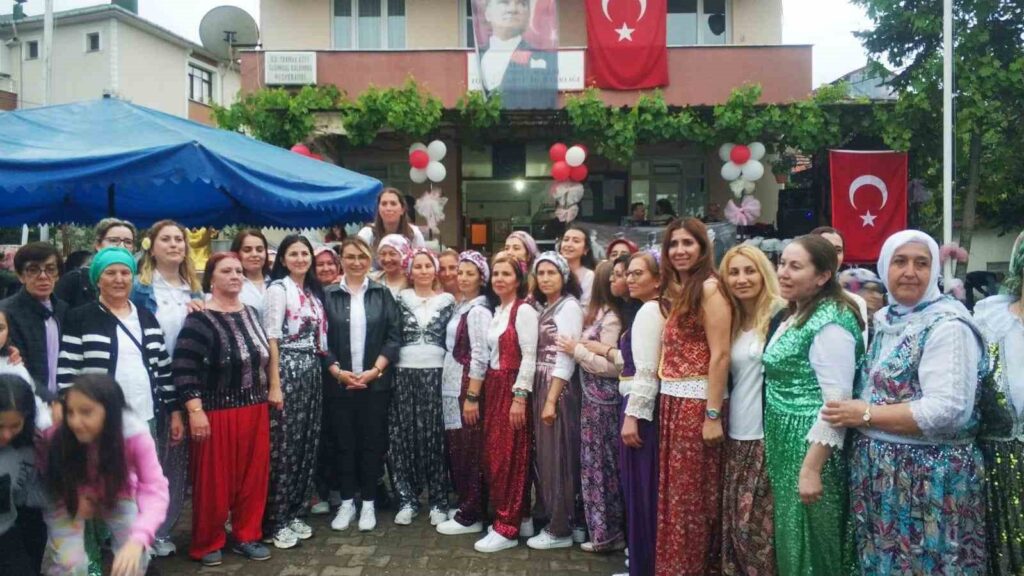 Les festivités traditionnelles de Hıdrellez ont été célébrées avec enthousiasme au village de Tokmak à Altınova