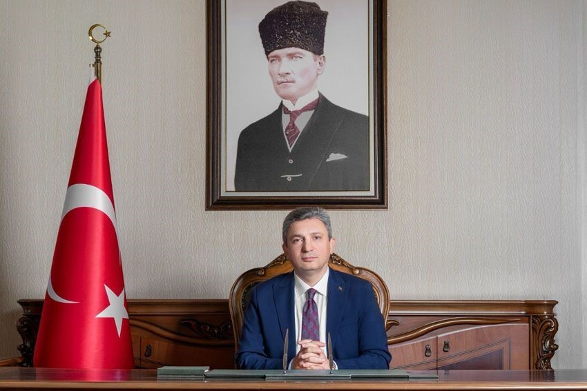 Vali Şahin: “Nos jeunes avanceront sûrement vers notre objectif de ‘Siècle de la Turquie'”