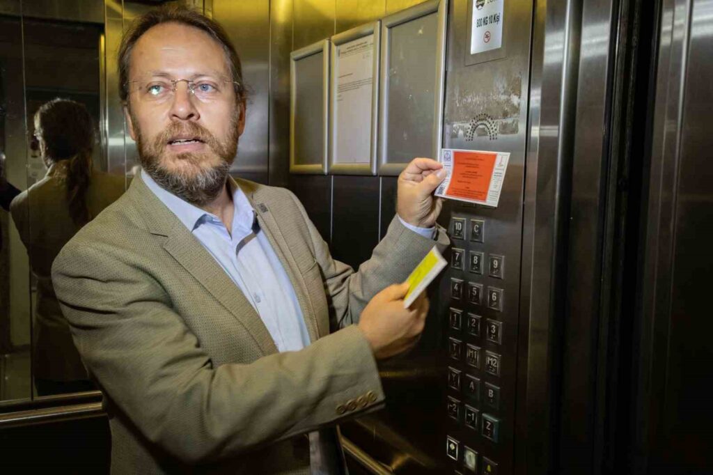 Le gestionnaire qui ne fait pas effectuer l’entretien des ascenseurs est également fautif en cas d’accidents