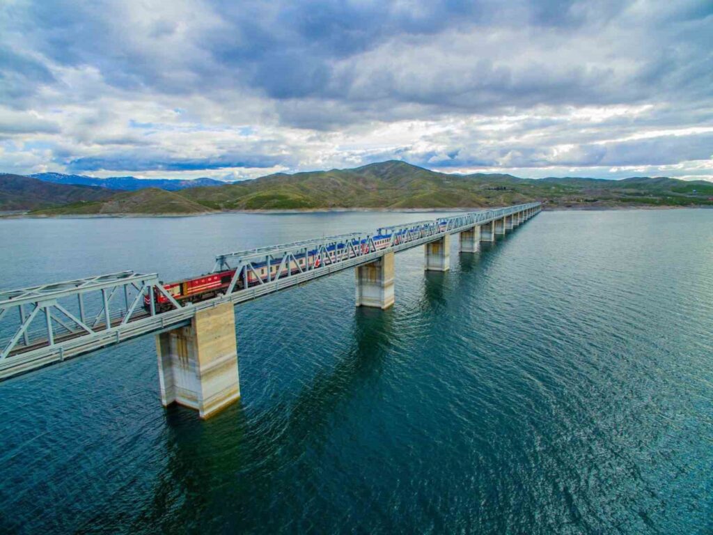 Le train touristique de Tatvan prend la route le 24 juin