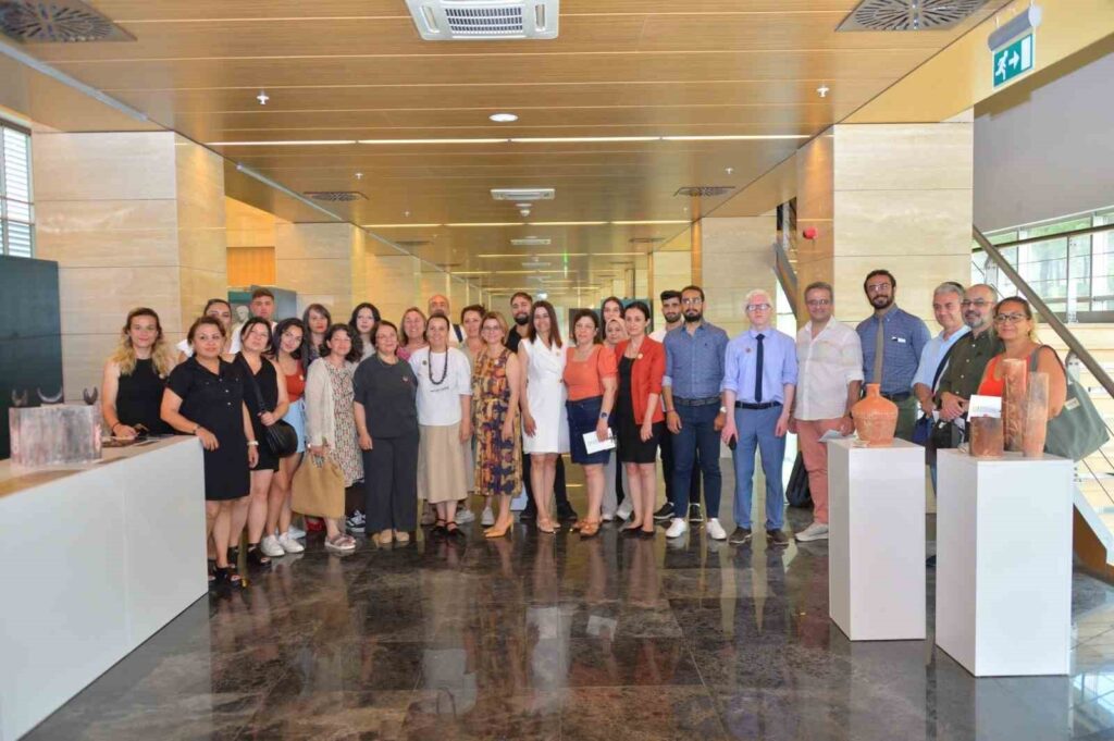 L’exposition de céramiques ‘Ay Yolu’ a été inaugurée à l’Université MSKÜ
