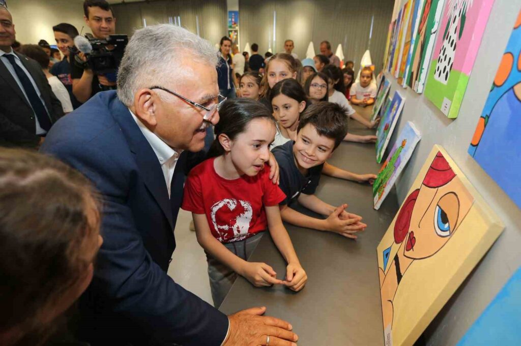 Maire Büyükkılıç : “Le centre d’art déborde de monde”
