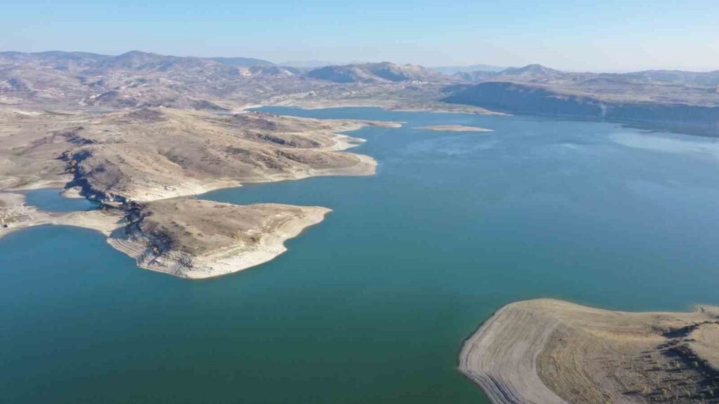 ASKİ a mis en garde : “Ne perdez pas la vie en vous baignant pour vous rafraîchir dans l’eau”.