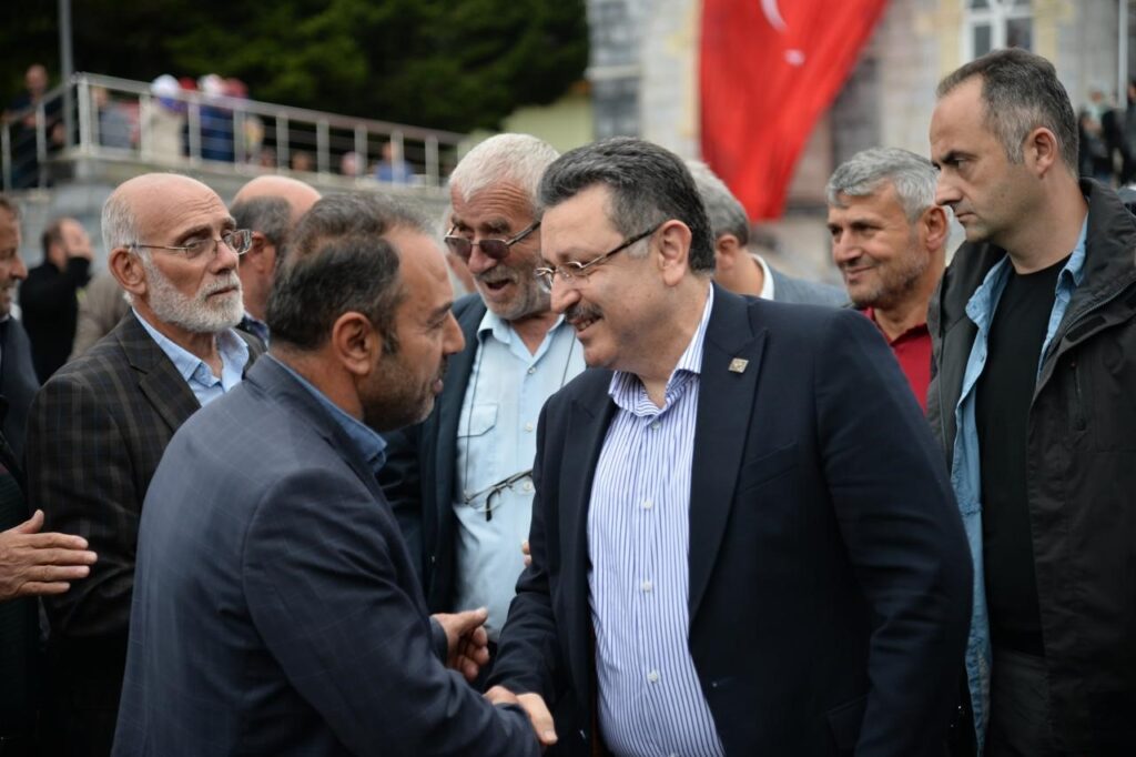 Célébration spirituelle lors de la commémoration de Haçkalı Baba