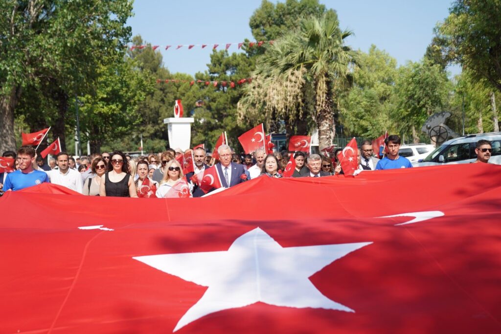 Des martyrs du 15 juillet commémorés à l’Université Ege.