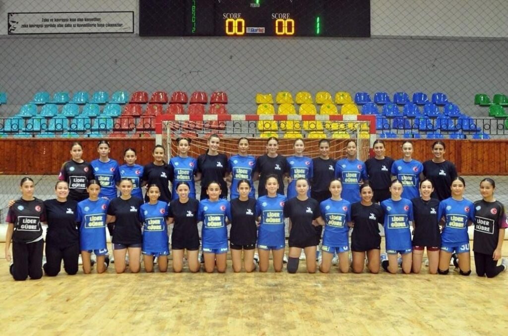 L’équipe de handball de la municipalité de Kepez, un essai de la ligue 1 à Chypre du Nord.