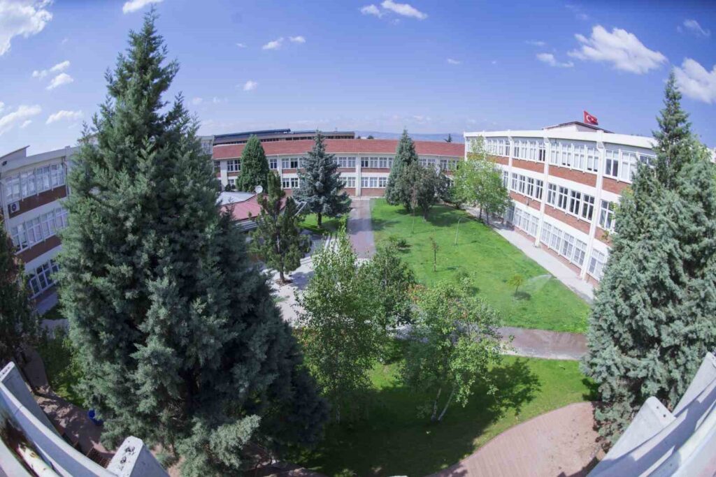 La Faculté d’éducation améliore ses performances chaque année.