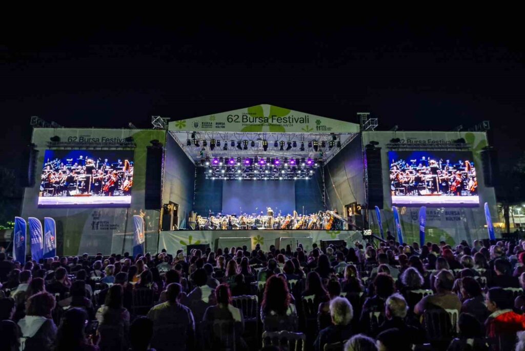 Le Festival international de Bursa a commencé avec la brise du ‘Flamenco’.