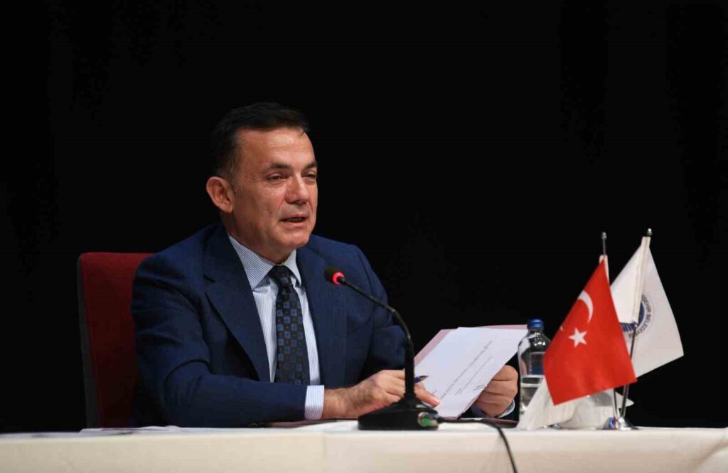 Président Özyiğit : ‘Nous avons attribué 5 camions-citernes galvanisés aux quartiers ruraux pour l’eau’