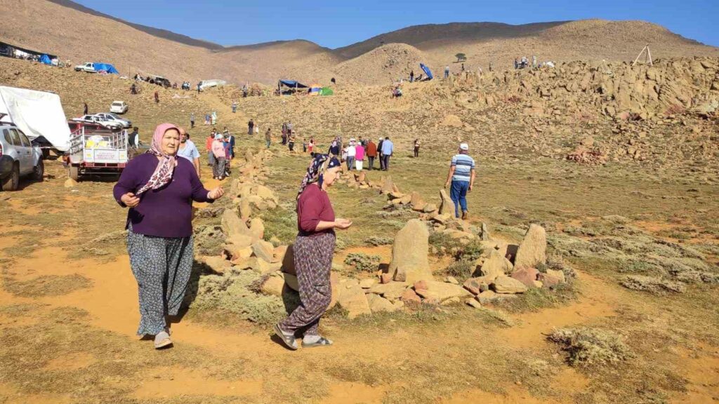 Des milliers de Yörük ont préservé une tradition séculaire de 7 siècles au sommet de 2300 mètres du mont Sanrıdas.