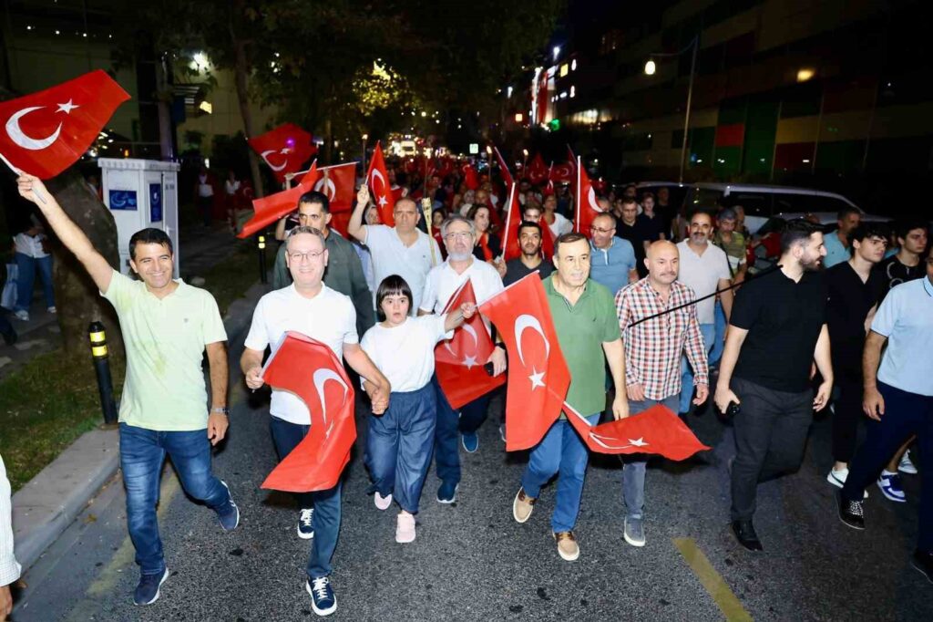 La célébration de la fête de la victoire a été célébrée avec enthousiasme à Başakşehir.