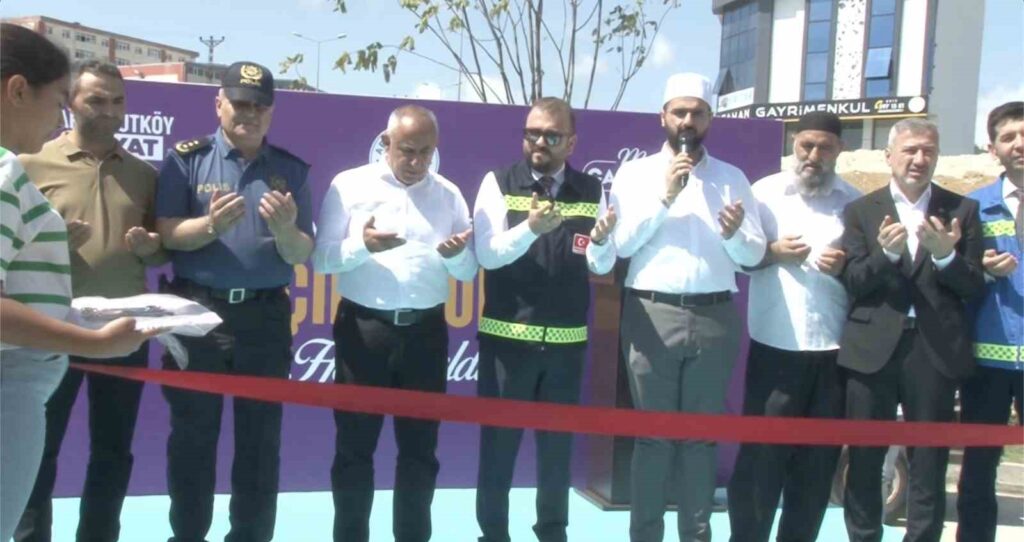 Le parc ‘Şeyh Edebali’ à Arnavutköy a été inauguré lors d’un programme.