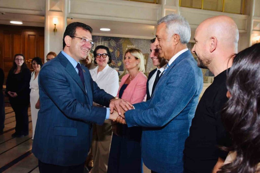 Les bureaucrates de la grande ville de Bursa ont fait une expédition à Istanbul.
