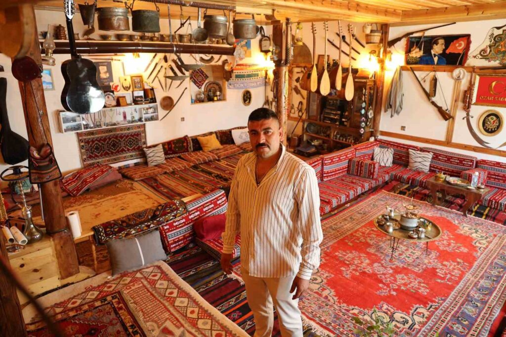 Chaque motif a une signification différente, ceux qui entrent dans cette pièce ont presque l’impression de voyager dans le temps.