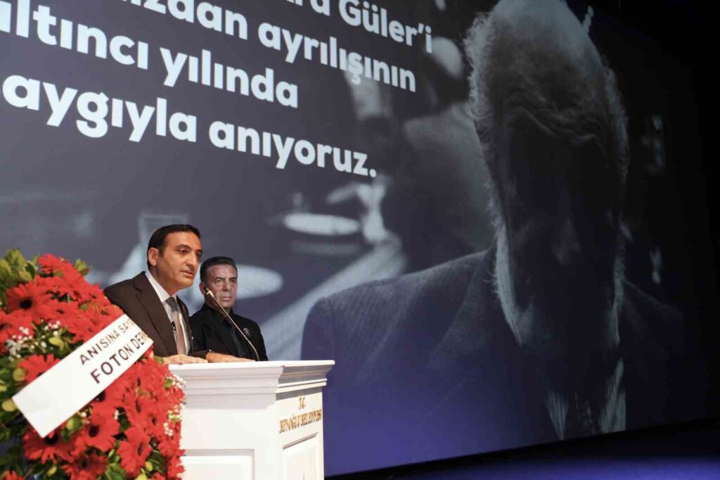 Ara Güler a été commémoré à Beyoğlu à l’occasion du 6ème anniversaire de son décès.