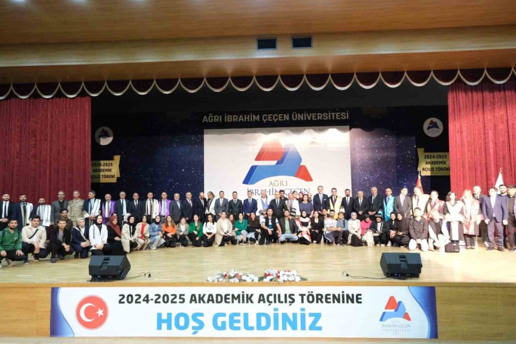 Cérémonie d’ouverture de l’année académique 2024-2025 et remise de doctorat honoris causa à l’AİÇÜ.