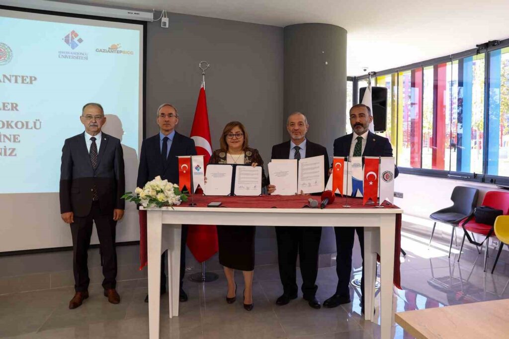 La signature des accords pour la transformation numérique a eu lieu à Gaziantep.