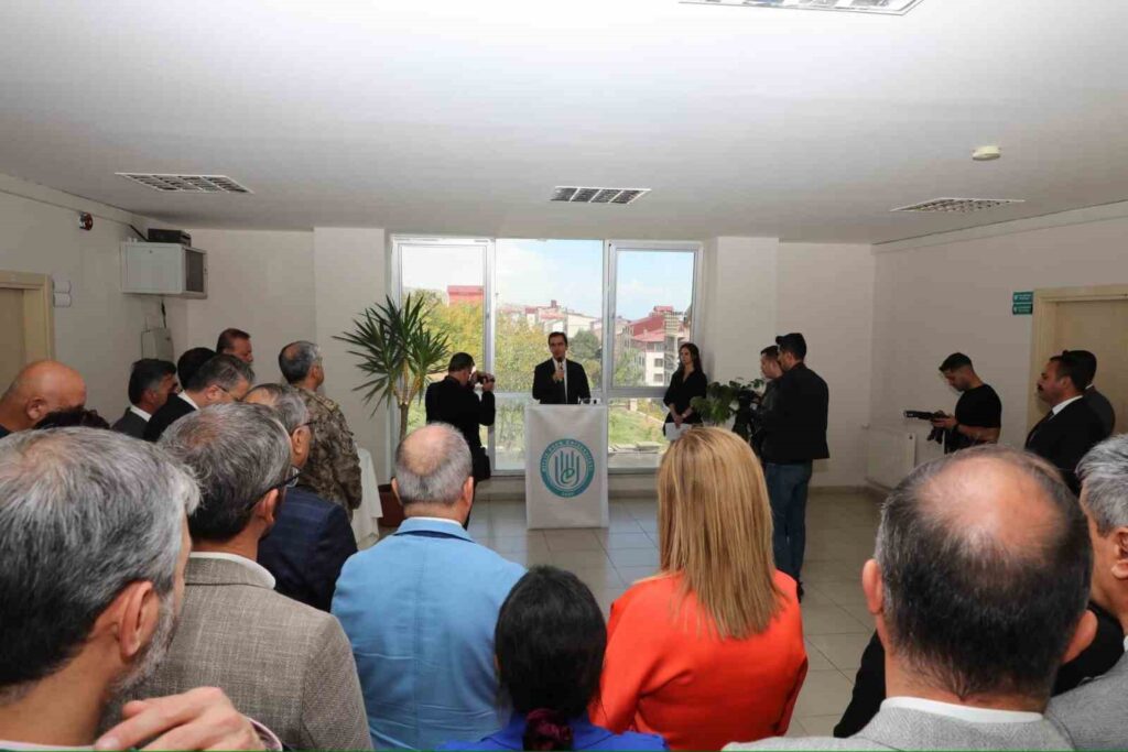 Le gouverneur Karakaya a inauguré la Cuisine Pratique des Arts Culinaires et Gastronomiques d’Ahlat.