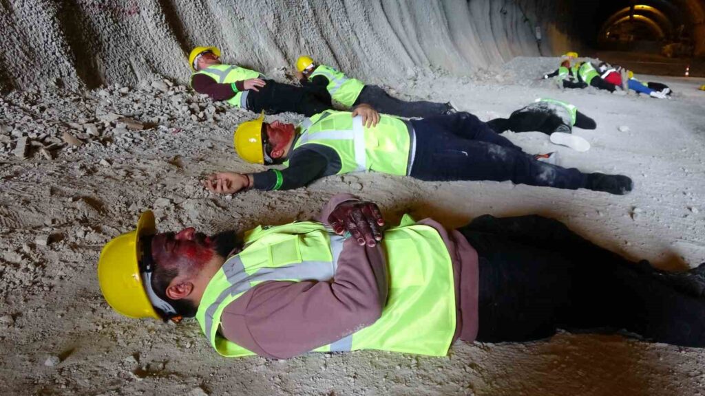 L’exercice impressionnant dans le tunnel du YHT a fait passer la réalité pour un rêve.