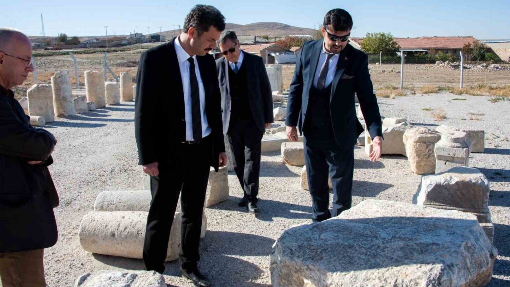 Recteur Yılmaz : “Les travaux sur le site antique de Savatra sont importants”