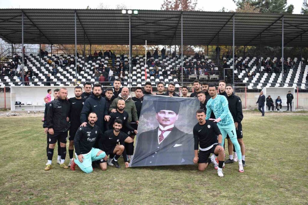 Çal Belediyespor maintient sa position de leader.