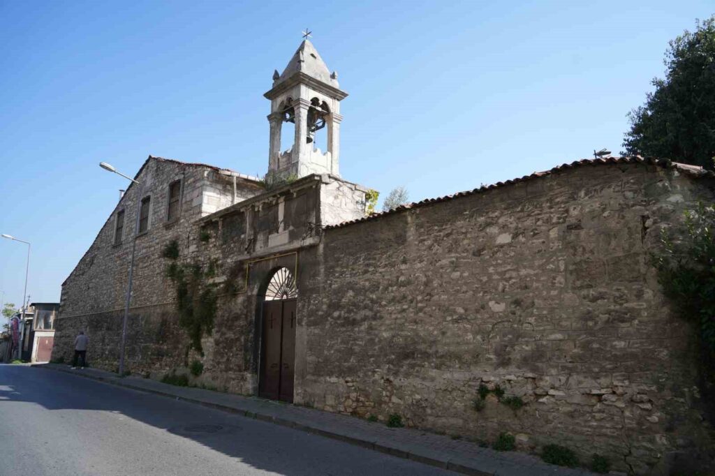 L’église Ayios Nikolaos, symbole de la diversité ethnique vécue par l’État ottoman, a été photographiée par drone.