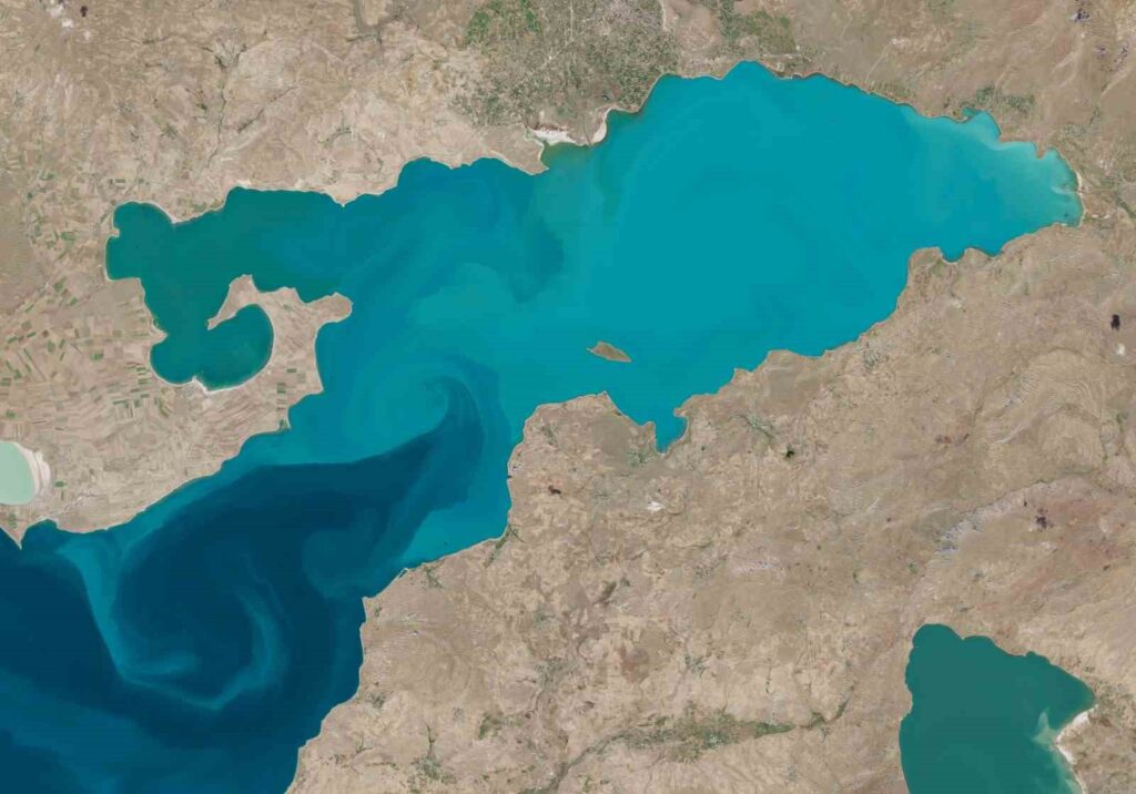 L’Agence spatiale européenne a filmé les puissants courants du lac de Van.
