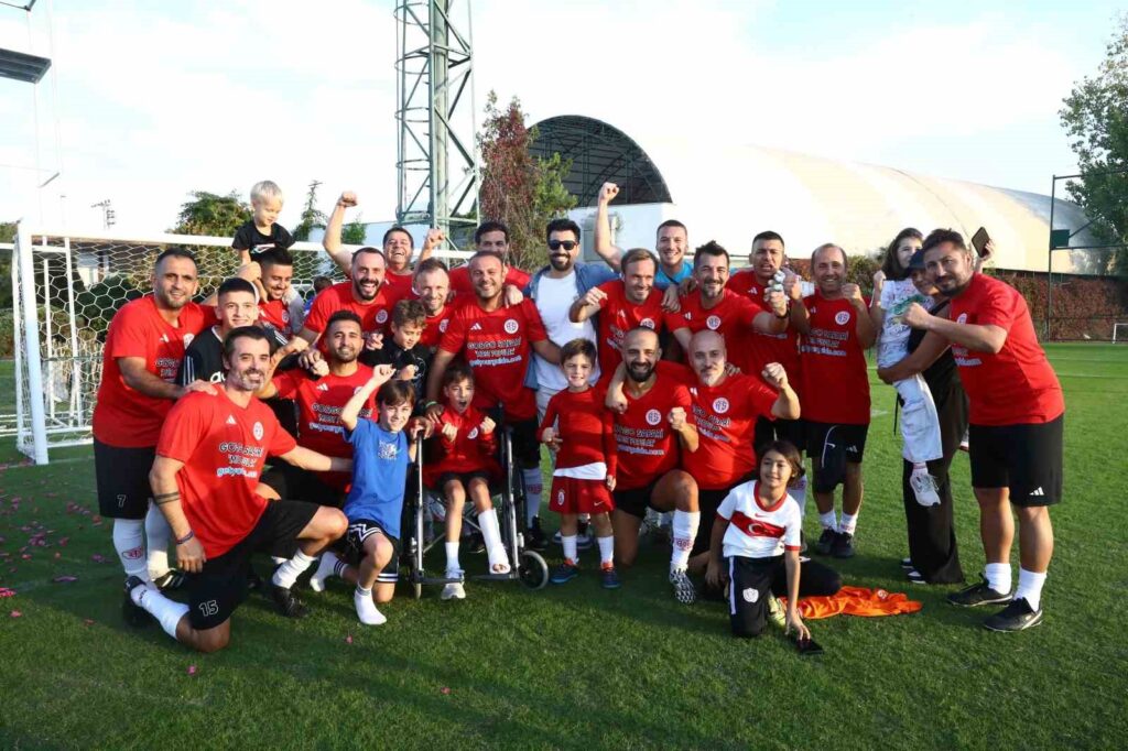 Le champion du tournoi des légendes est Antalyaspor.
