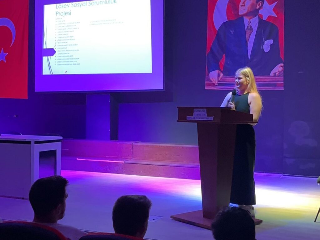 Attività di sensibilizzazione sulle leucemie e la storia di Elif Naz Holoğlu