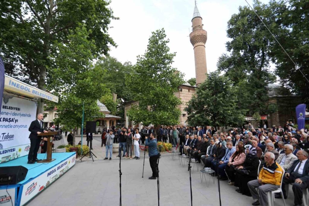 Cerimonia commemorativa di Isak Pasha