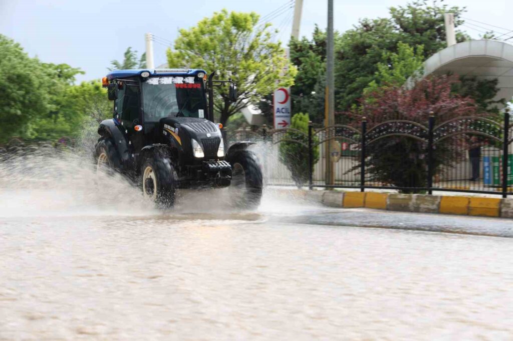 Forti piogge e grandine hanno colpito Elazığ