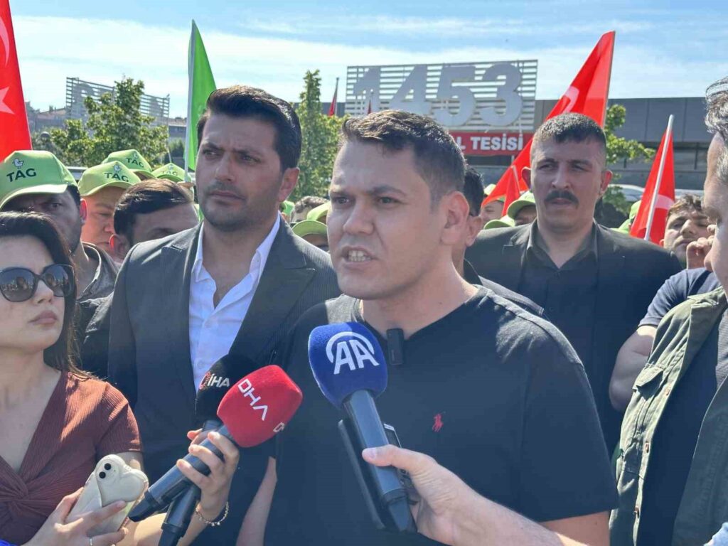 Il fondatore di Martı, Oğuz Alper Öktem, ha attirato l’attenzione sull’Autorità di regolamentazione dei viaggi dell’IBB